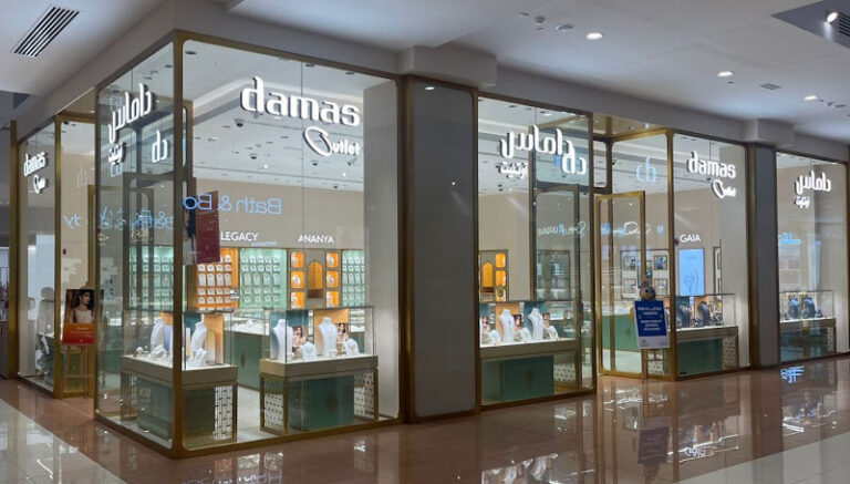 View of Damas Jewellery gold shop in Dubai