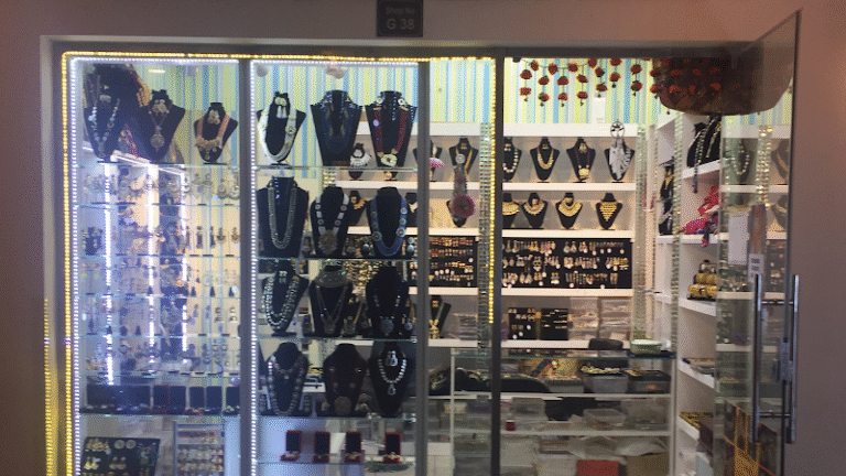 View of Shreeji Jewellery Creation gold shop in Dubai