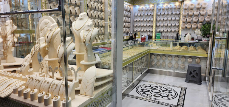 View of TAM BARAKAT JEWELLERY gold shop in Dubai