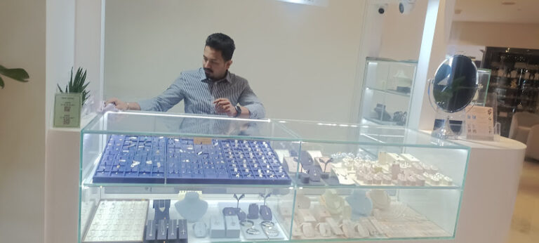 View of SPARGLITZ JEWELLERY TRADING LLC gold shop in Dubai