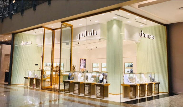 View of Damas Jewellery gold shop in Dubai