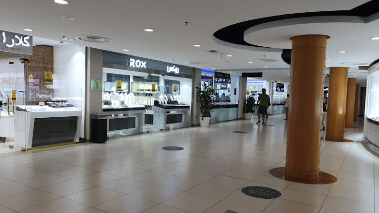 View of rox jewellers gold shop in Dubai